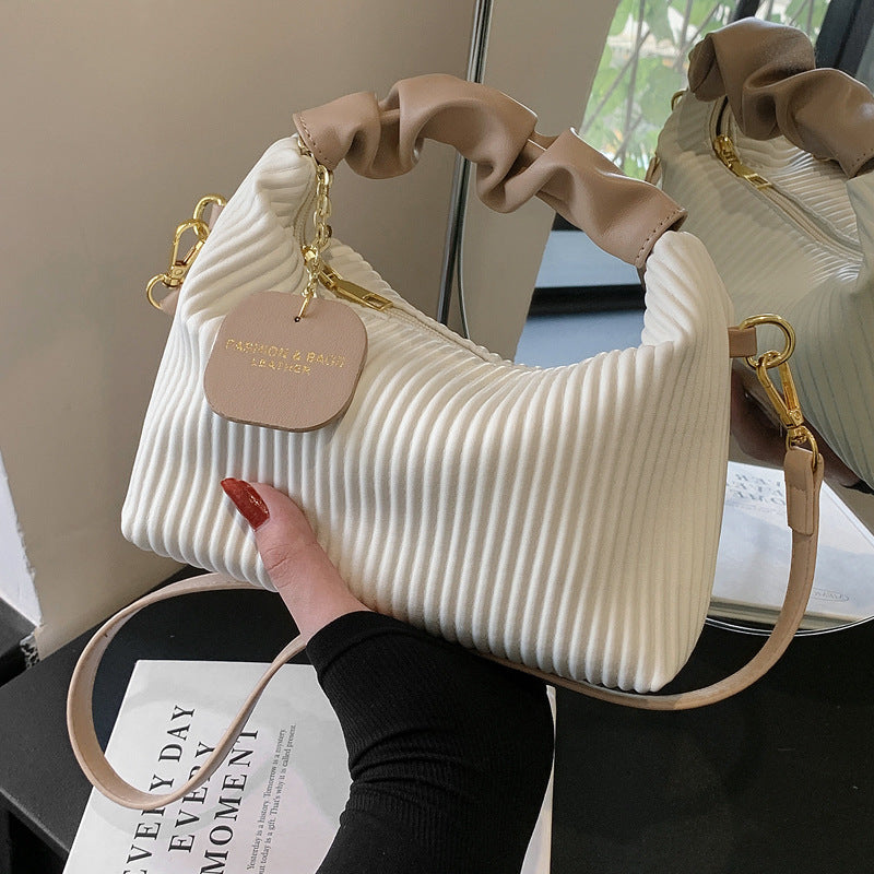 Lea - Modern Soft Curve