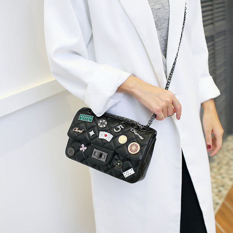 Noa– Statement Shoulder Bag